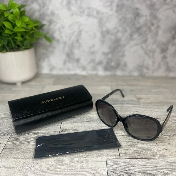 Burberry Sunglasses - Picture 8 of 8